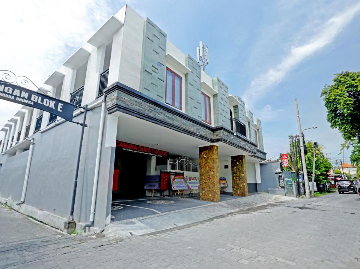 Oyo 90859 Cahaya Guest House Pesanggaran Exterior foto